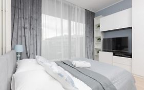 Warsaw Ochota Elegant Studio By Renters